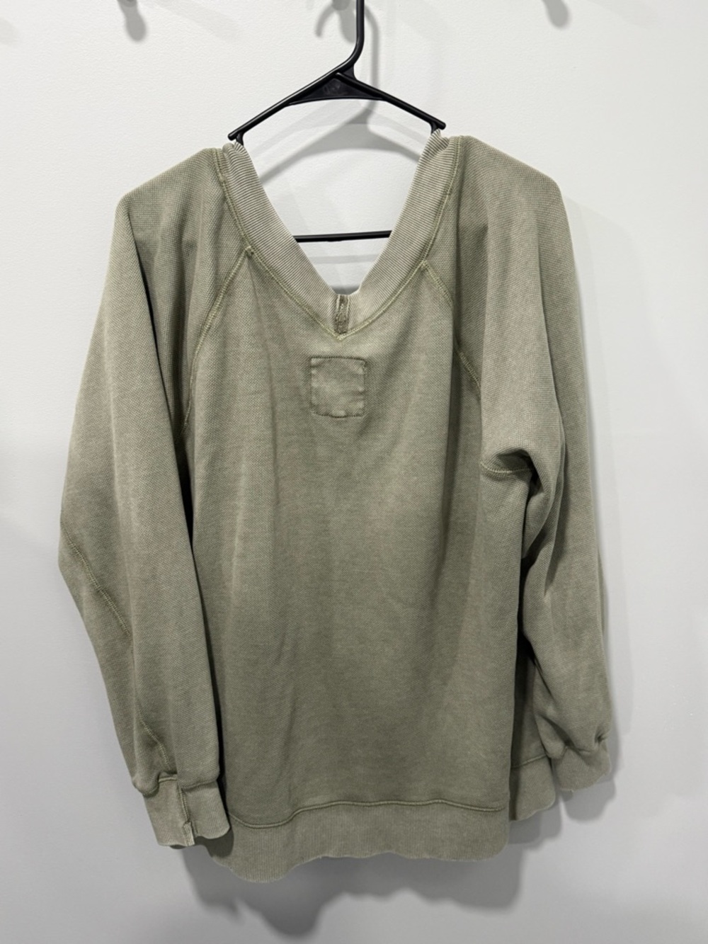 Aerie v neck sweater size large